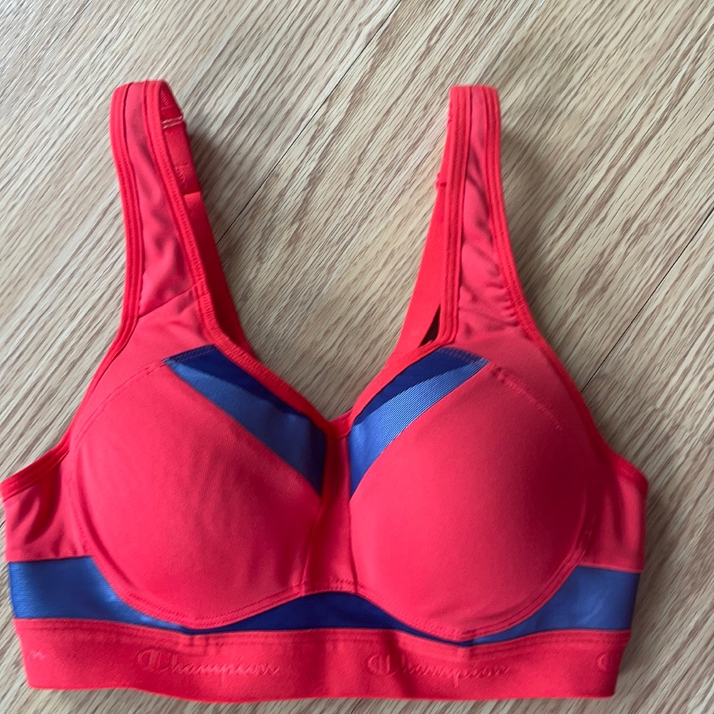 Champion underwire sports bra, 34C. Motion control.